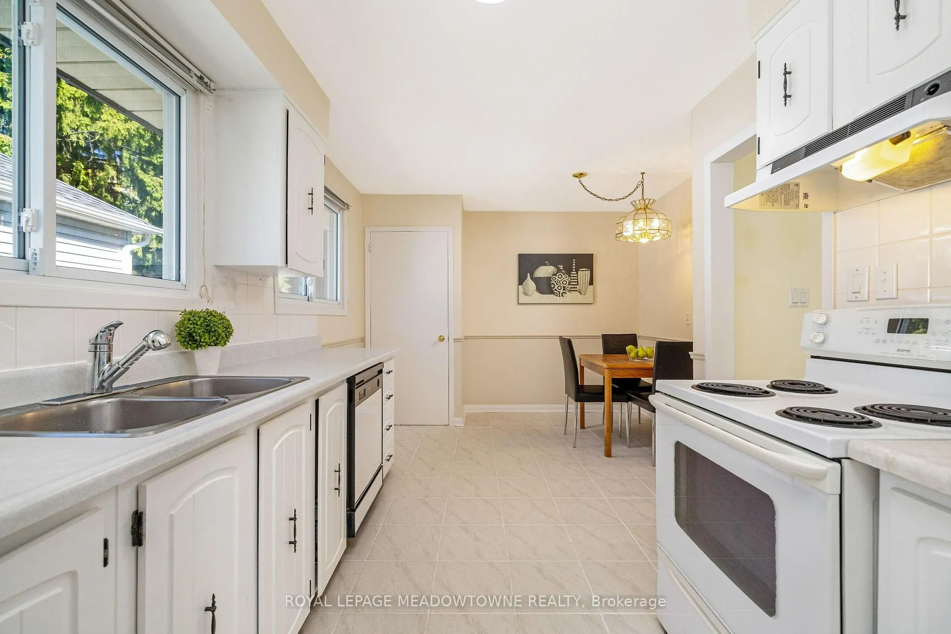 Photo 13 of 101 King Street, Halton Hills, Georgetown — HOMEH