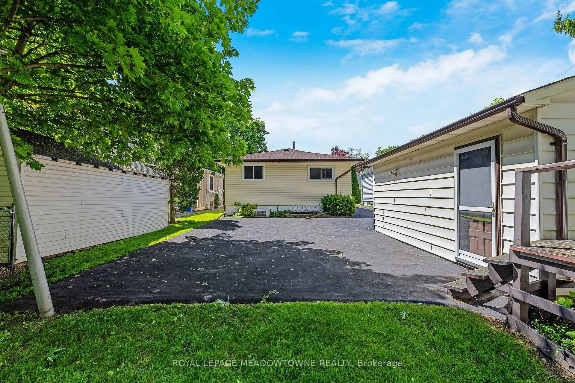 Photo 30 of 101 King Street, Halton Hills, Georgetown — HOMEH