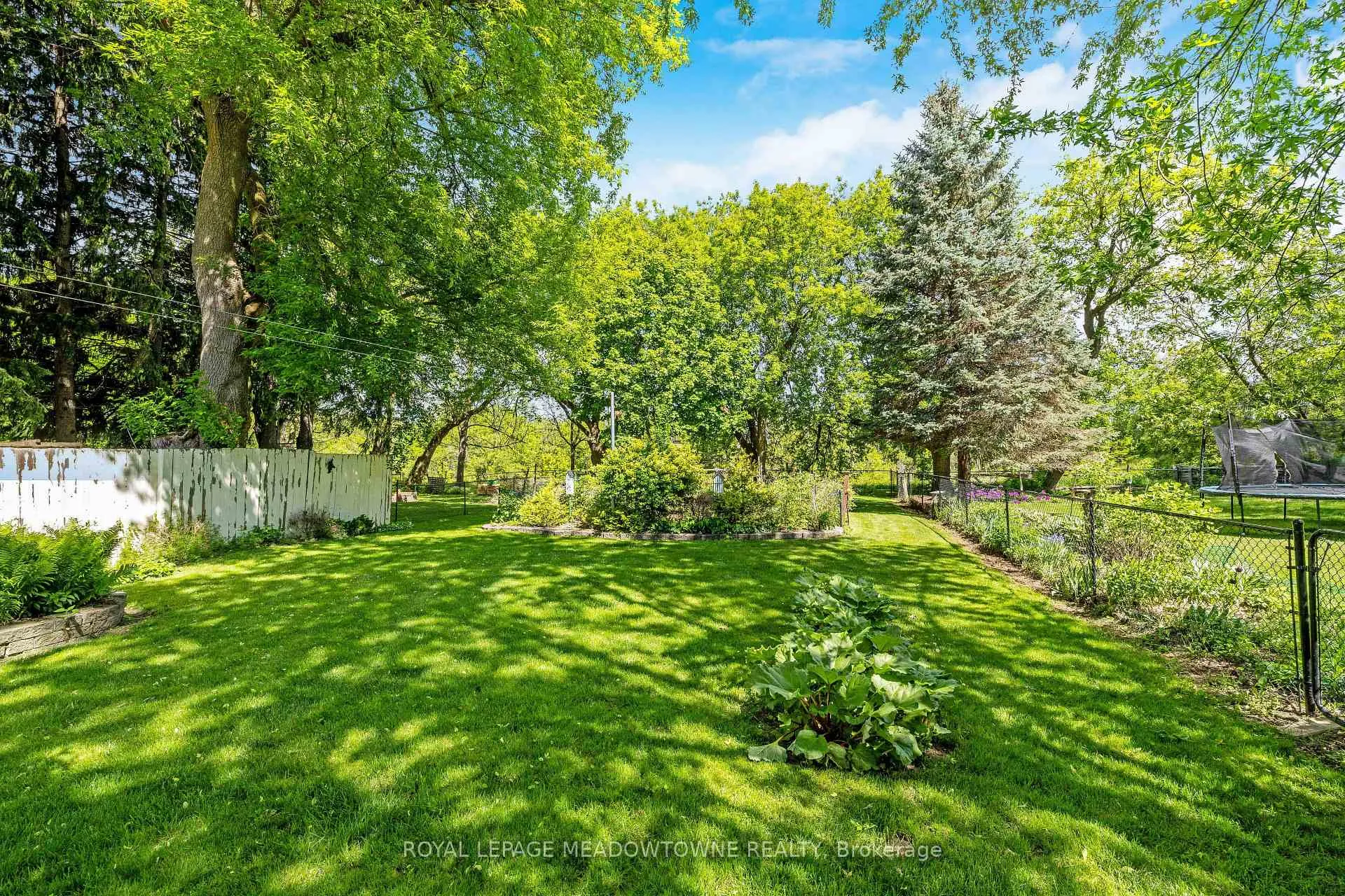 Photo 32 of 101 King Street, Halton Hills, Georgetown — HOMEH