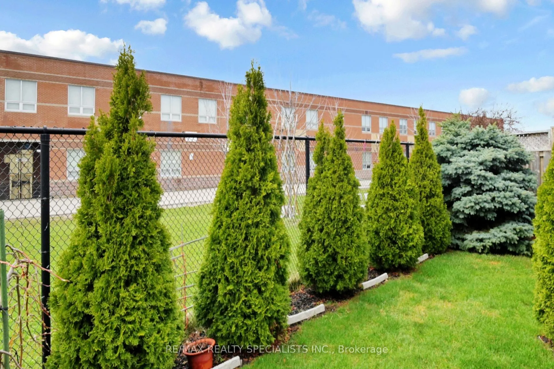 Photo 37 of 22 Thimbleberry Street, Brampton, Fletcher's Meadow — HOMEH