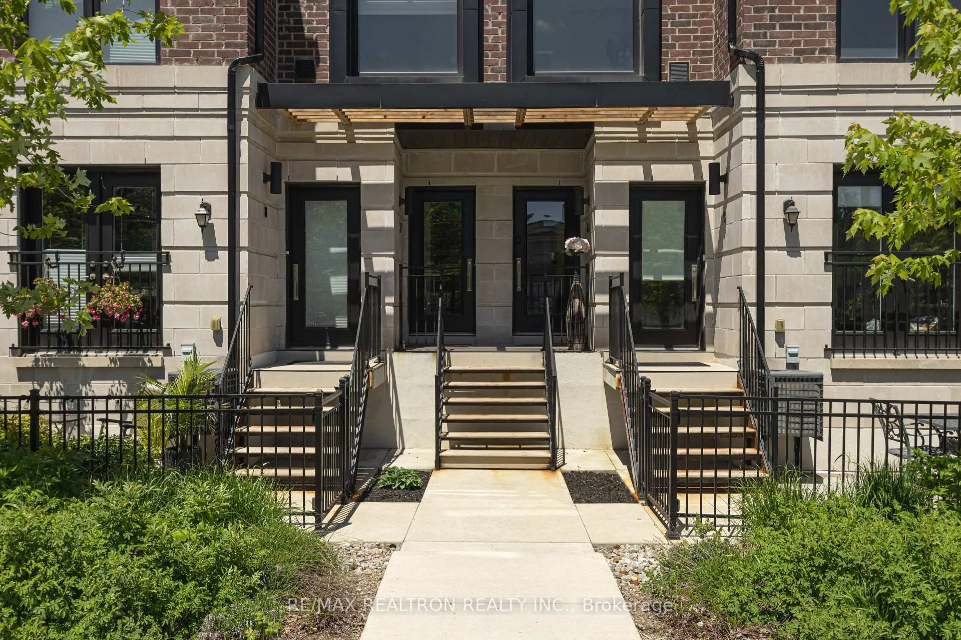 Photo 2 of Unit TH7, 100 Coxwell Avenue, Toronto, Greenwood-Coxwell — HOMEH