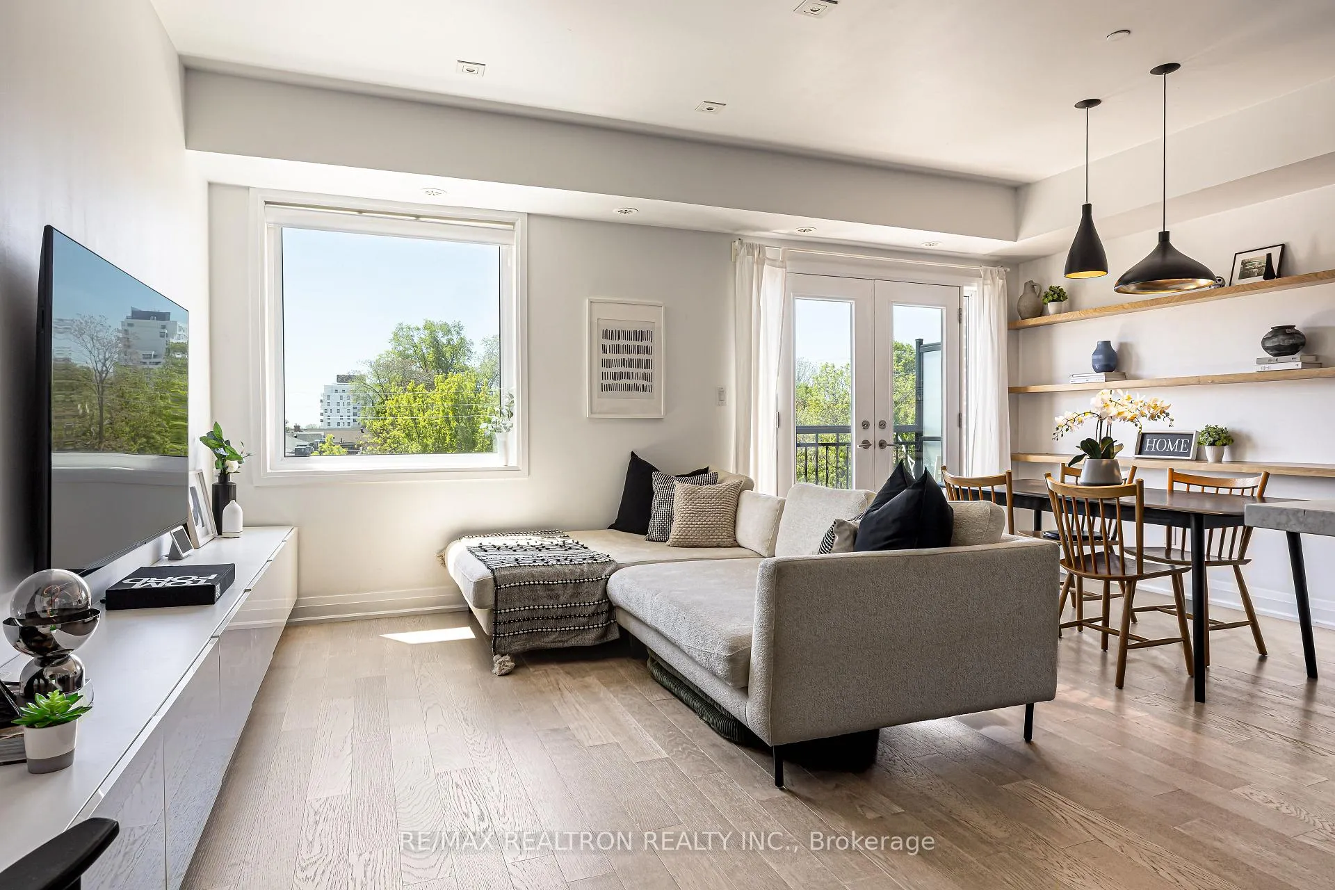 Photo 4 of Unit TH7, 100 Coxwell Avenue, Toronto, Greenwood-Coxwell — HOMEH