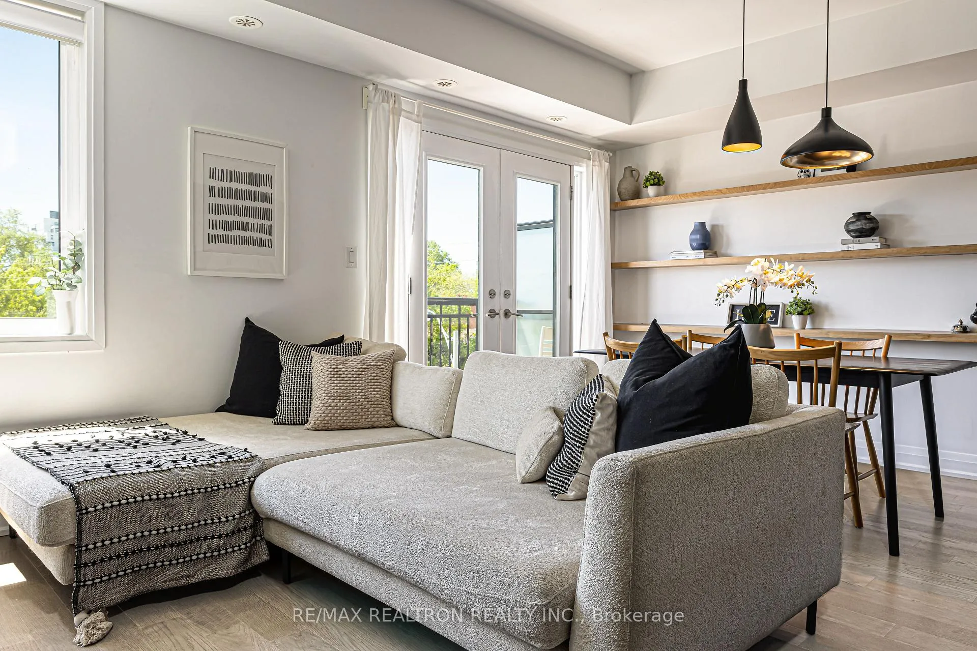 Photo 5 of Unit TH7, 100 Coxwell Avenue, Toronto, Greenwood-Coxwell — HOMEH