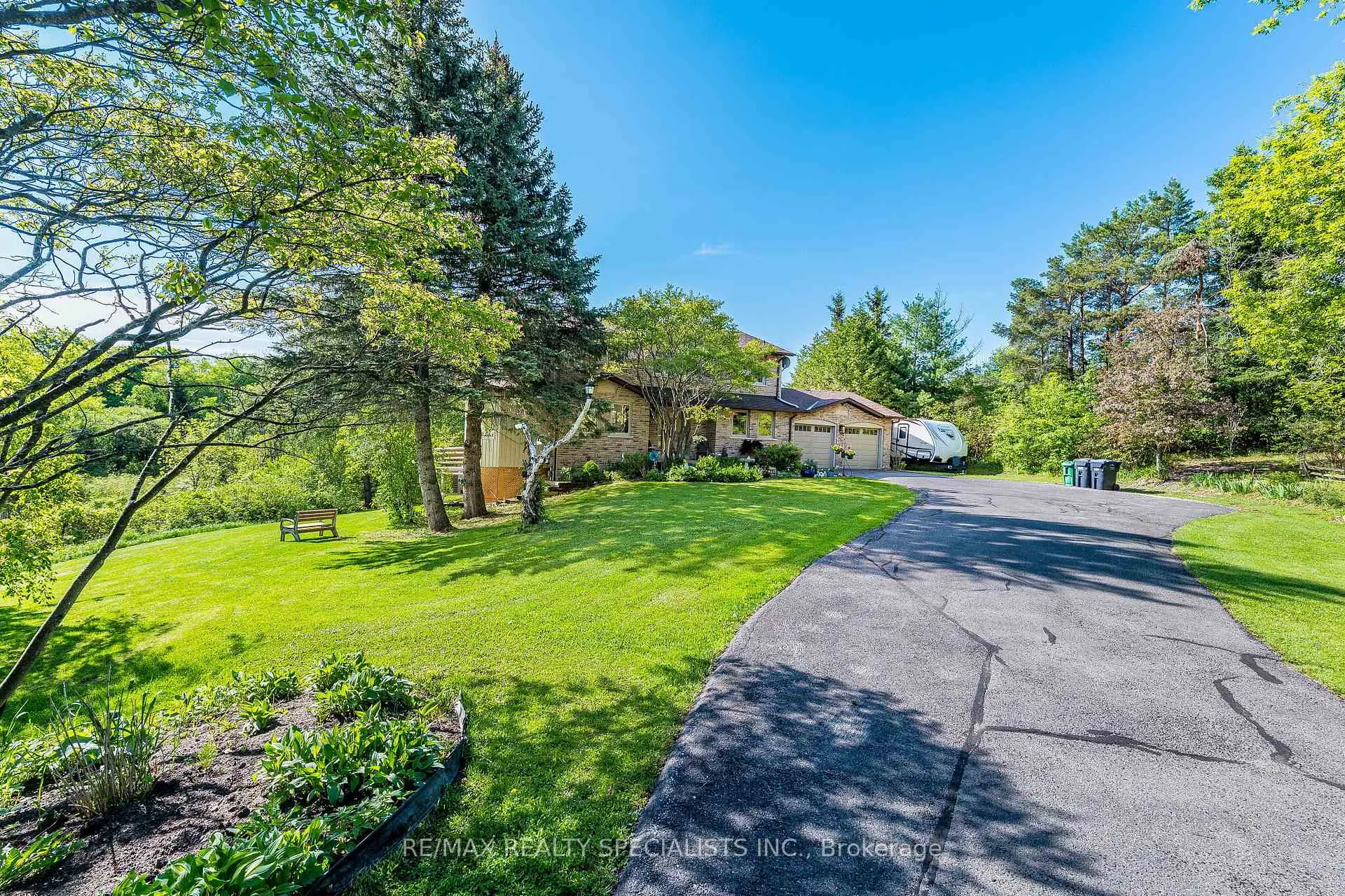 Photo 2 of 9 Mccartney Drive, Caledon, Rural Caledon — HOMEH