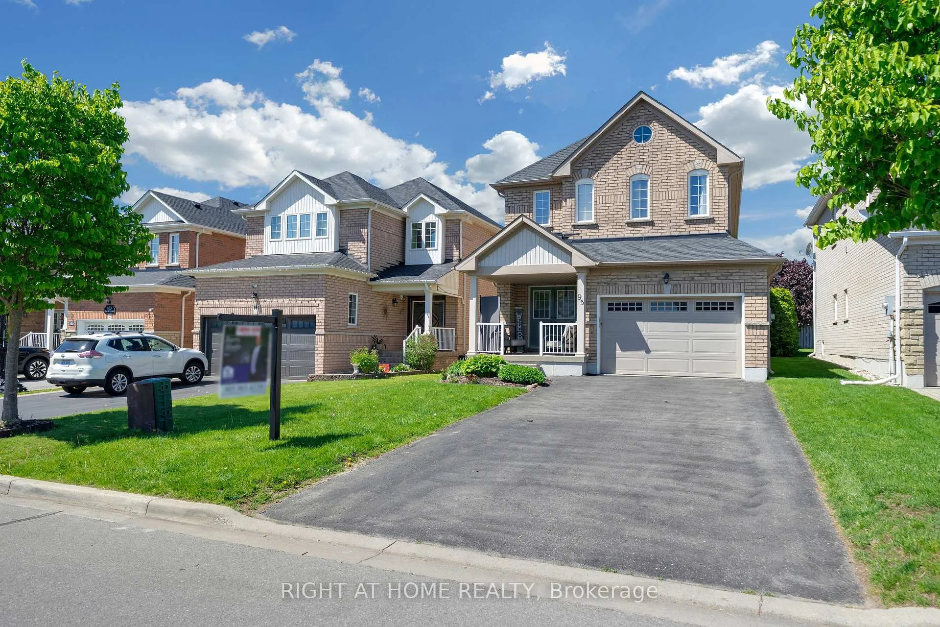 Photo 3 of 95 Glen Eagles Drive, Clarington, Courtice — HOMEH