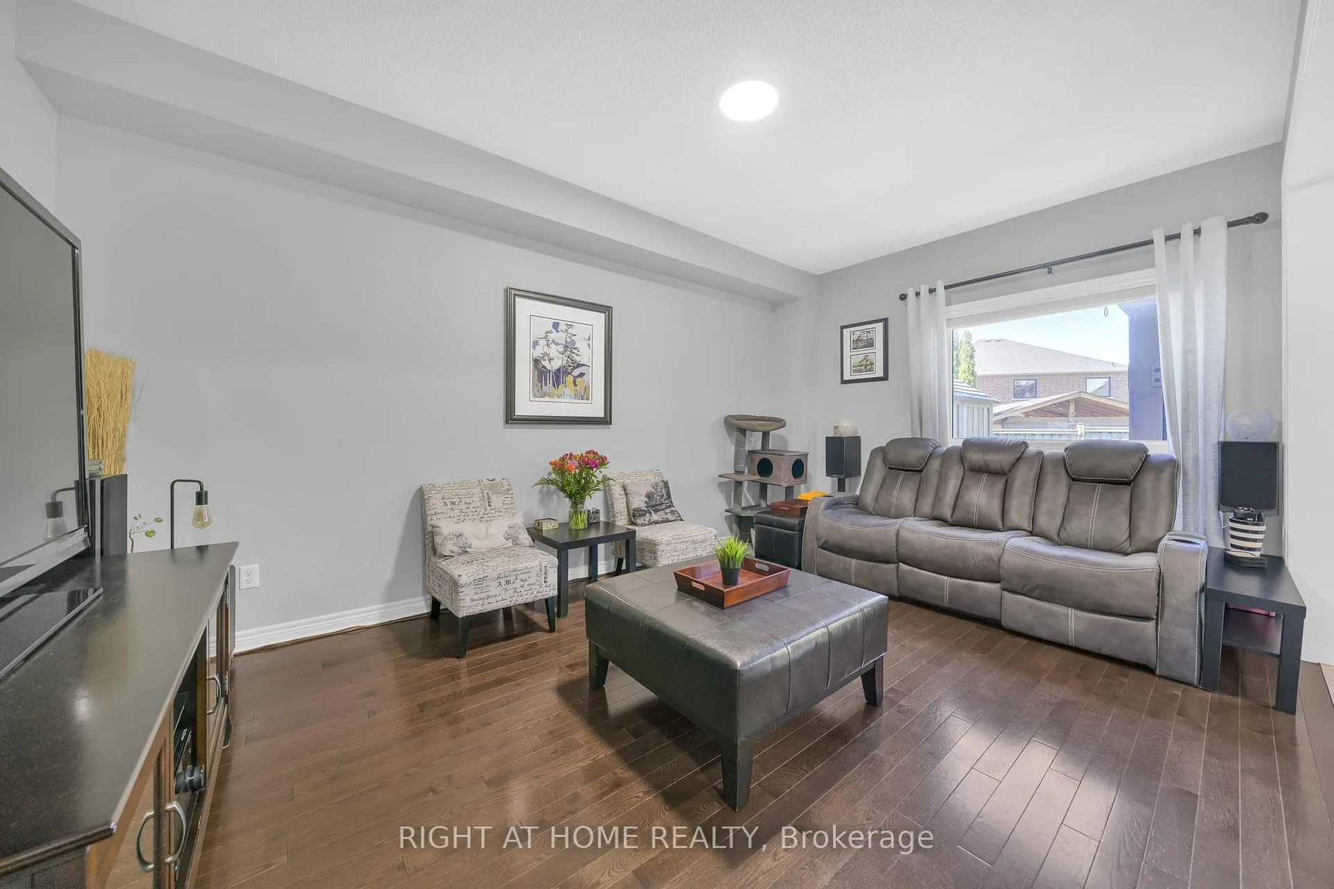 Photo 11 of 95 Glen Eagles Drive, Clarington, Courtice — HOMEH