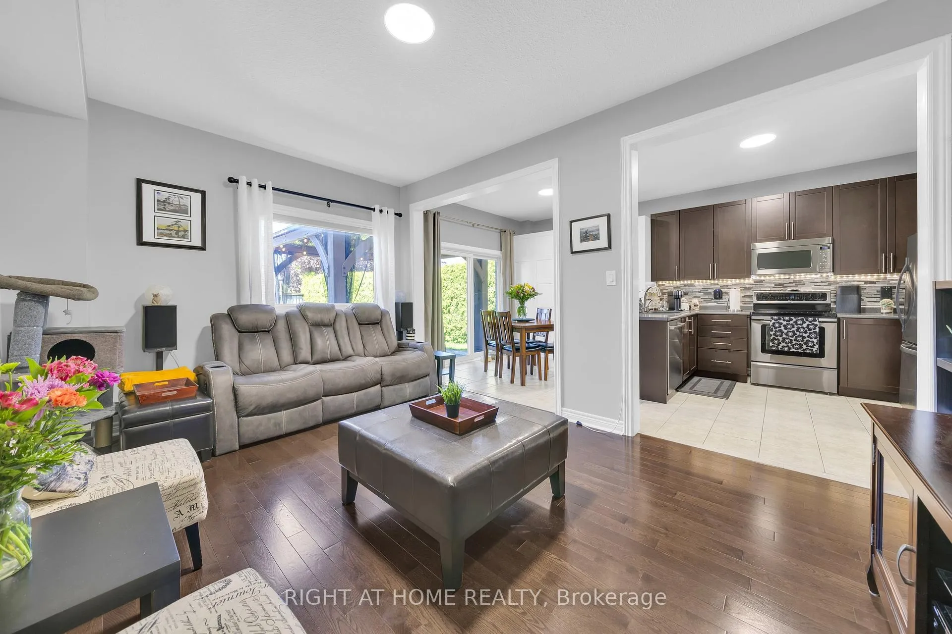 Photo 13 of 95 Glen Eagles Drive, Clarington, Courtice — HOMEH