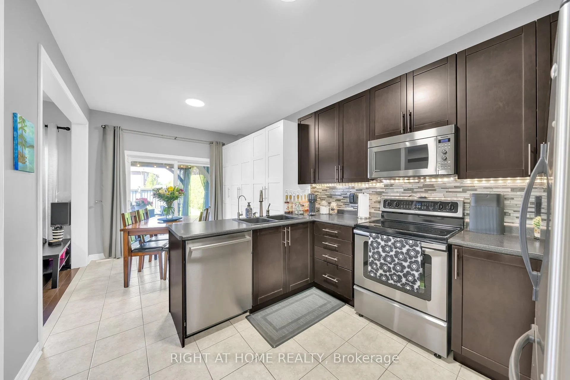 Photo 19 of 95 Glen Eagles Drive, Clarington, Courtice — HOMEH