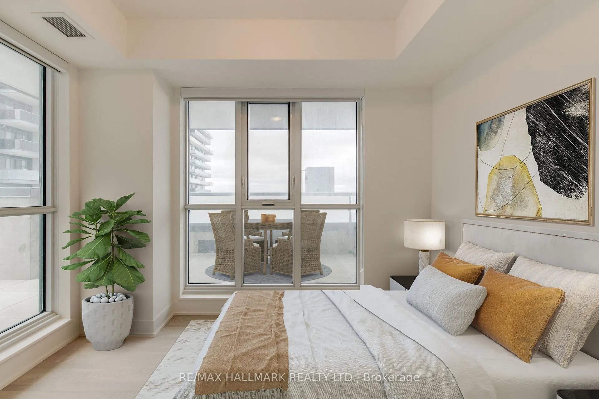 Photo 8 of Unit 417, 2545 Simcoe Street N, Oshawa, Windfields — HOMEH