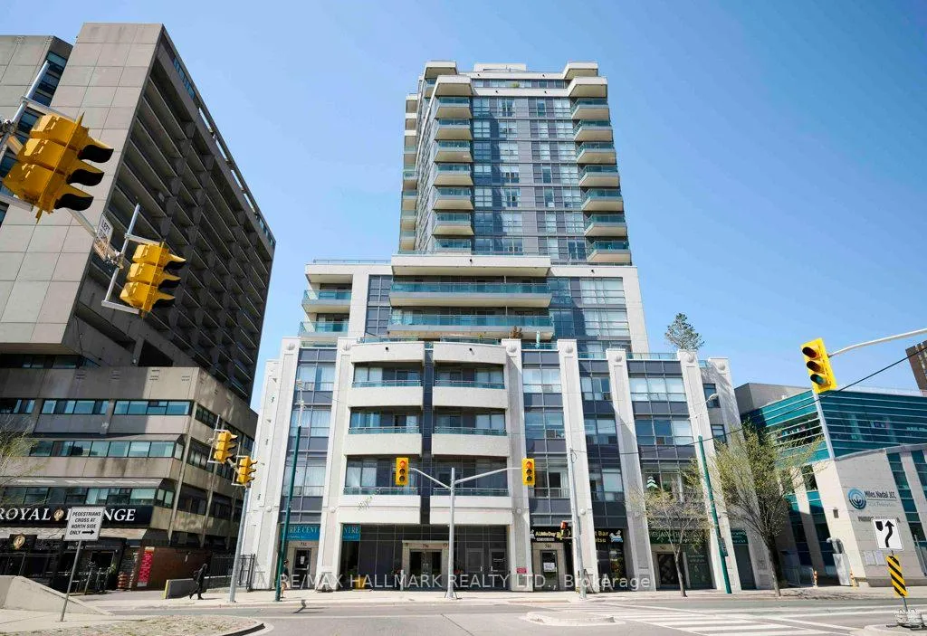 Front of Unit 810, 736 Spadina Avenue