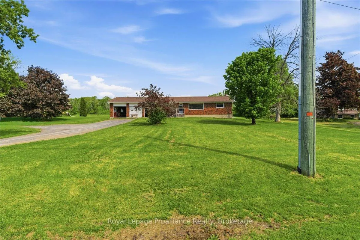 Photo 2 of 1063 Casey Road, Belleville, Thurlow Ward — HOMEH