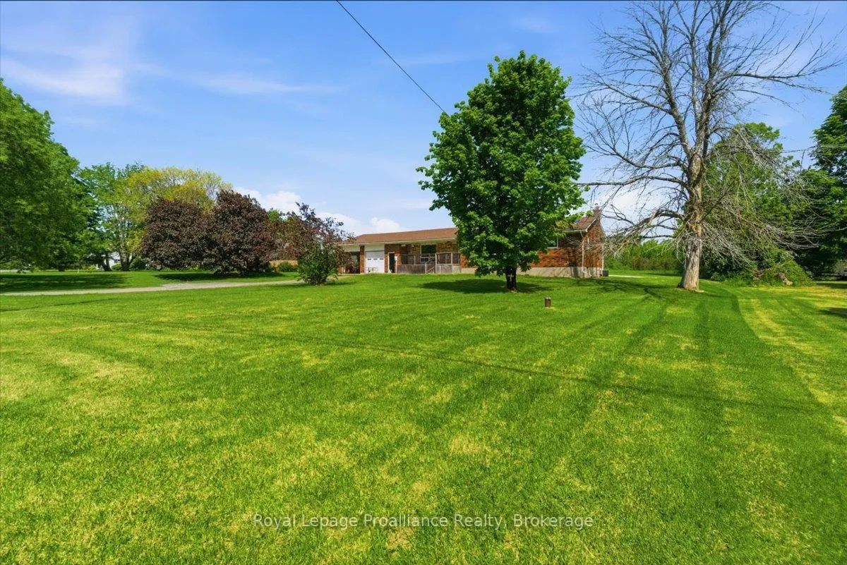 Photo 3 of 1063 Casey Road, Belleville, Thurlow Ward — HOMEH