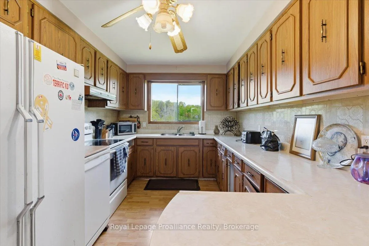 Photo 10 of 1063 Casey Road, Belleville, Thurlow Ward — HOMEH