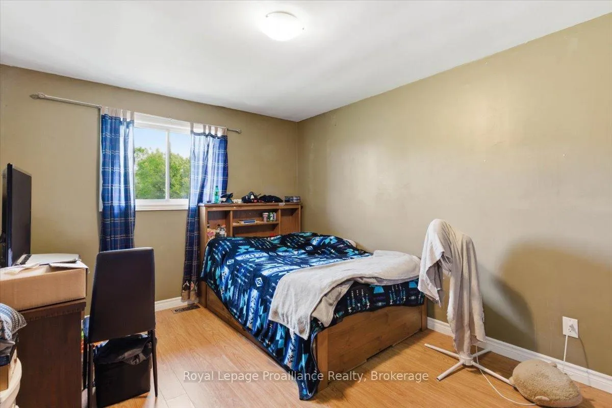 Photo 16 of 1063 Casey Road, Belleville, Thurlow Ward — HOMEH