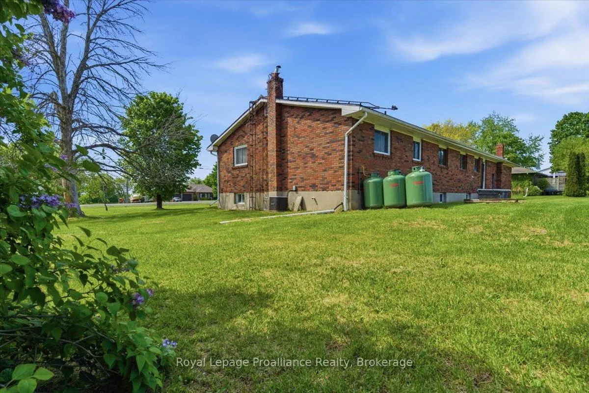 Photo 23 of 1063 Casey Road, Belleville, Thurlow Ward — HOMEH