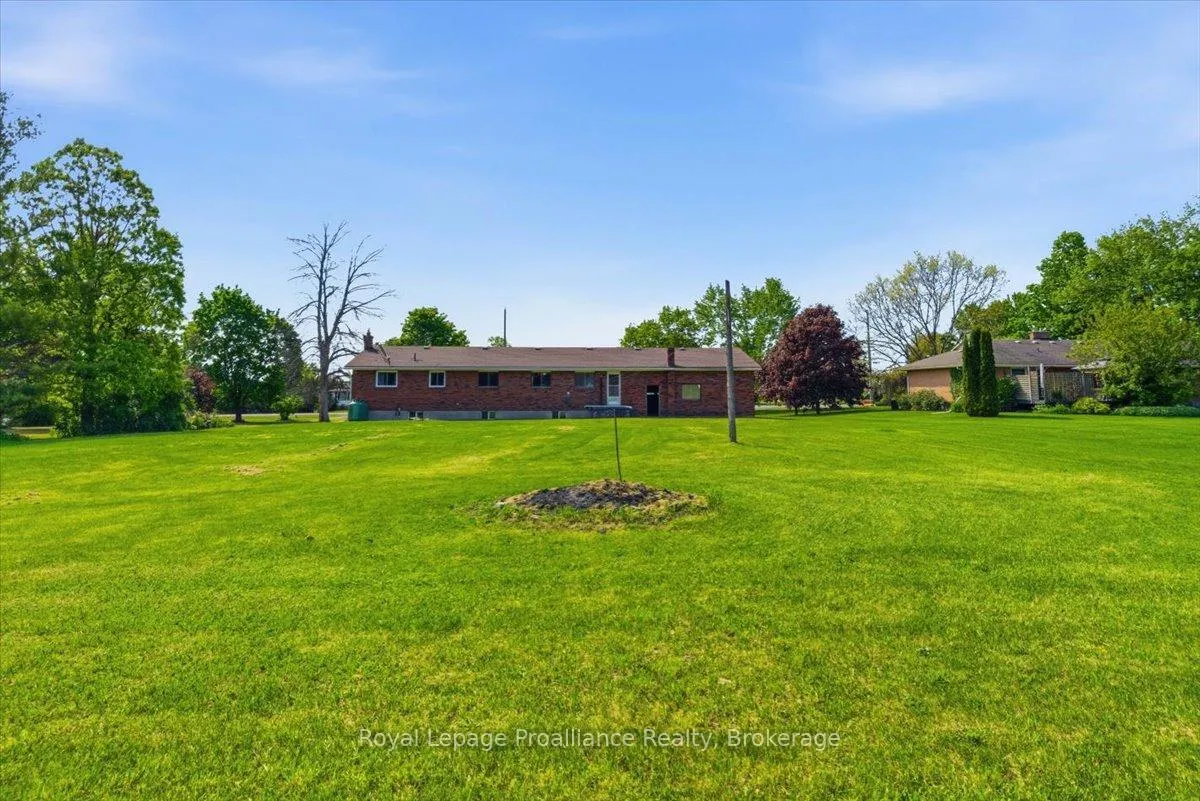 Photo 24 of 1063 Casey Road, Belleville, Thurlow Ward — HOMEH