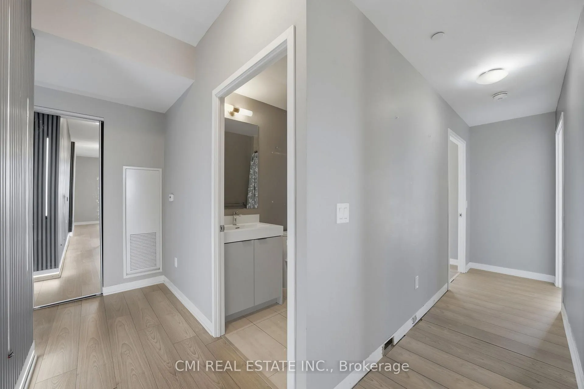 Photo 7 of Unit 1313, 10 Abeja Street, Vaughan, Concord — HOMEH