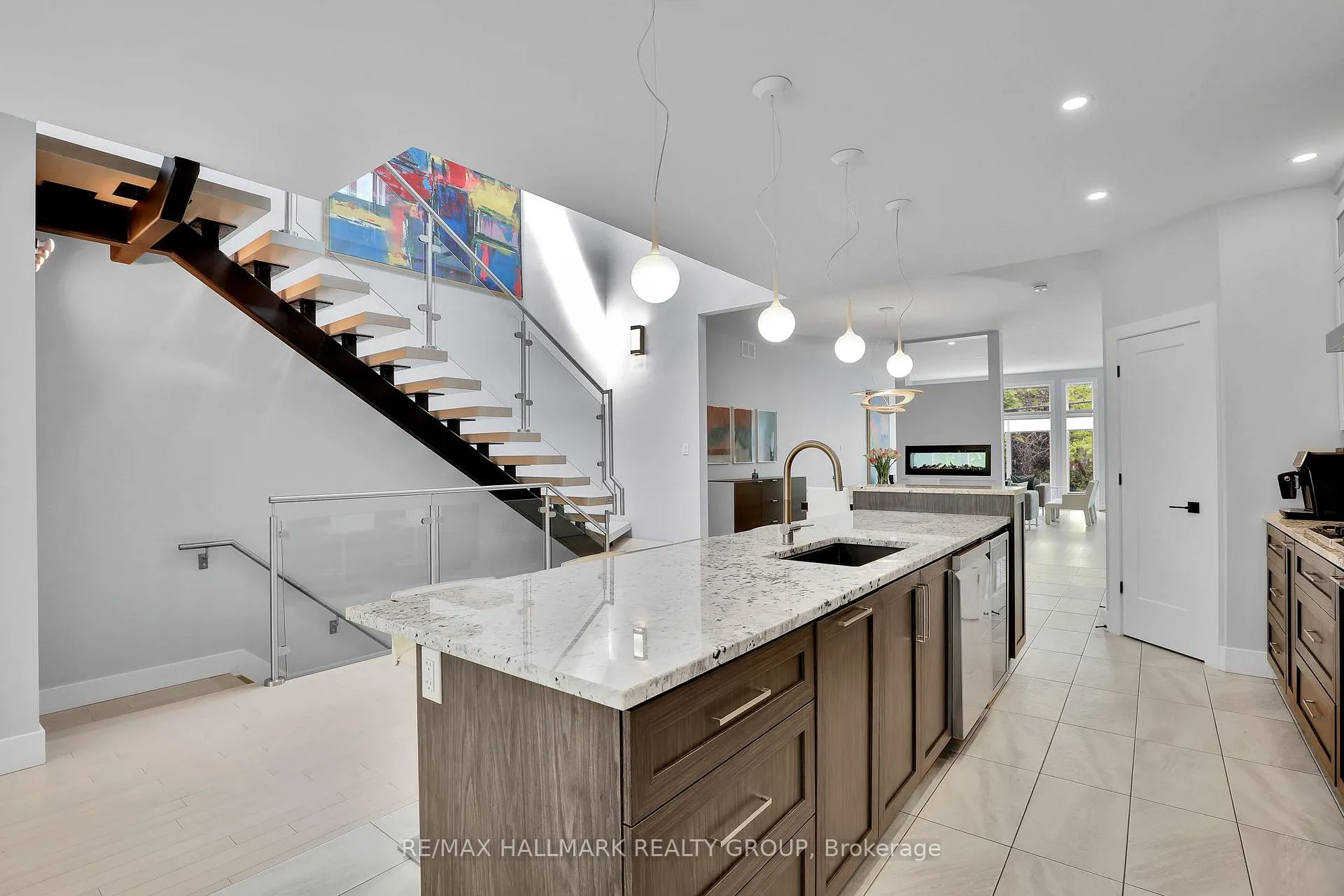 Photo 15 of 40 Byron Avenue, Ottawa, Ottawa West — HOMEH