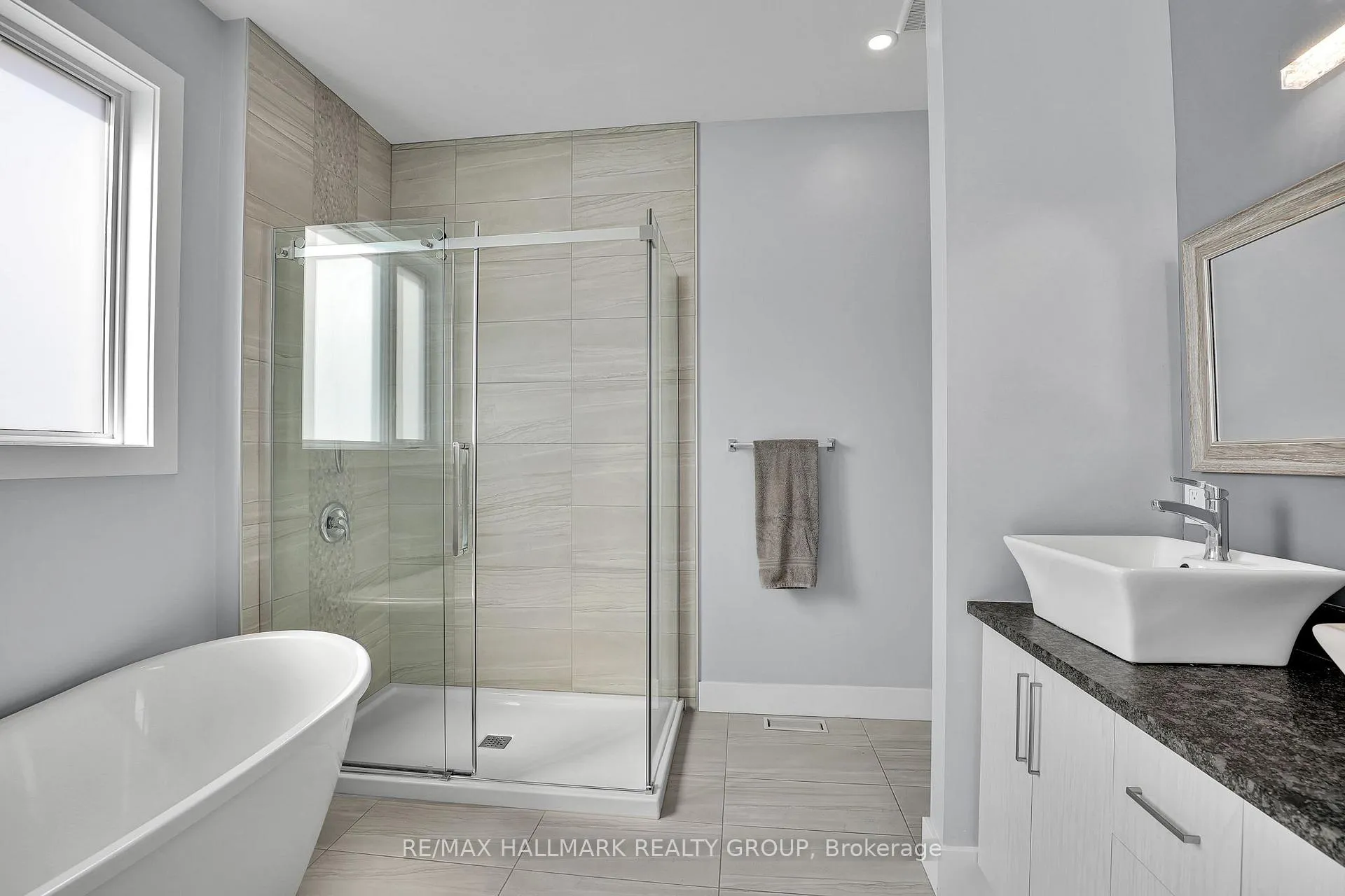 Photo 30 of 40 Byron Avenue, Ottawa, Ottawa West — HOMEH