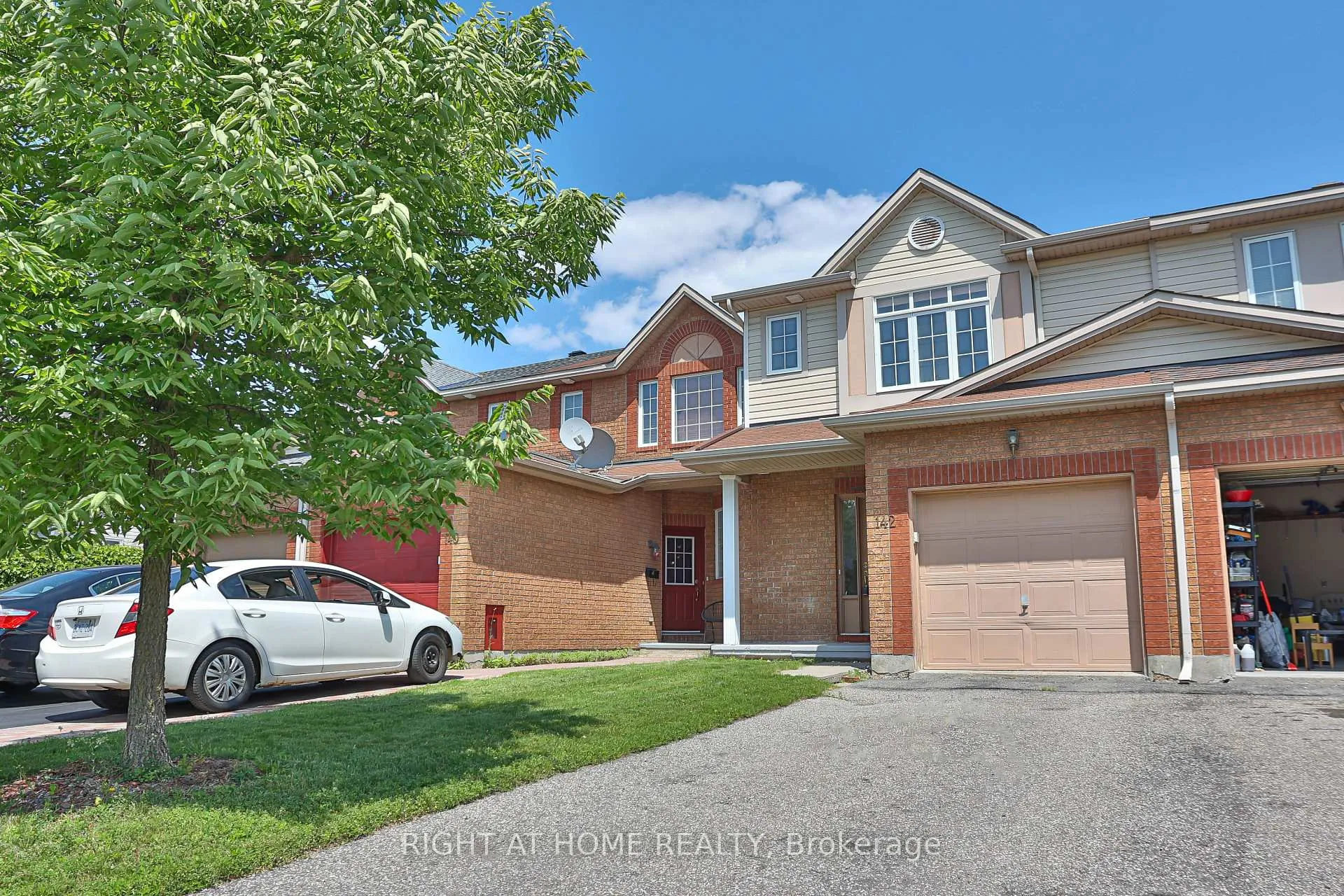 Photo of 142 Lilibet Cres E