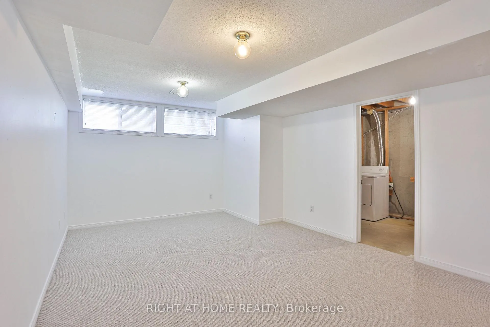 Photo 21 of 142 Lilibet Cres E, Ottawa, Ellwood — HOMEH