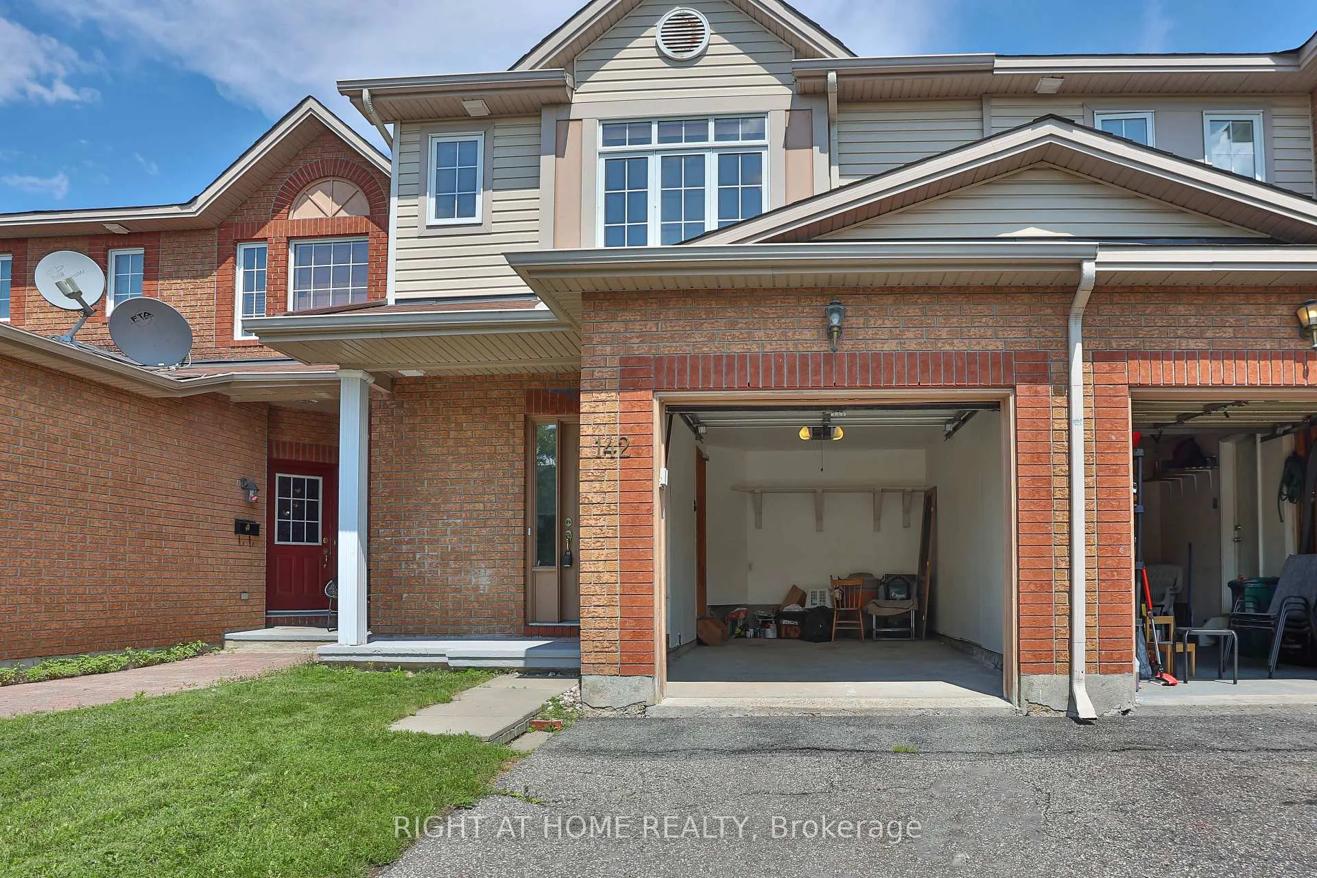 Photo 30 of 142 Lilibet Cres E, Ottawa, Ellwood — HOMEH