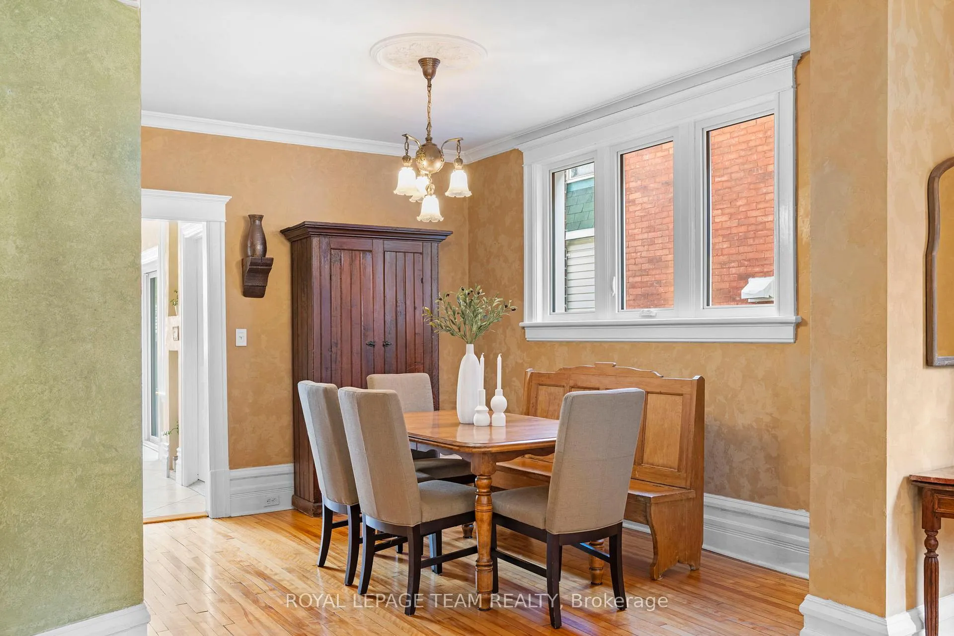 Photo 14 of 8 Ossington Avenue, Ottawa, Old Ottawa South — HOMEH