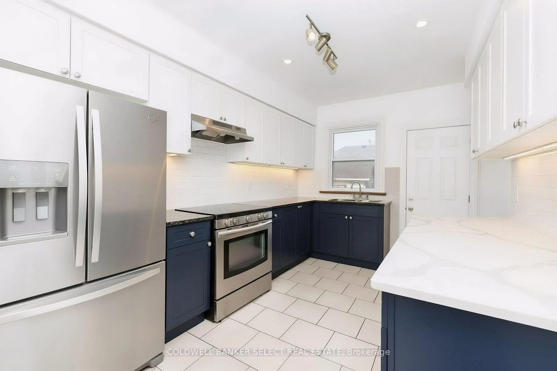 Photo 5 of 55 Frederick Avenue, Hamilton, Crown Point — HOMEH