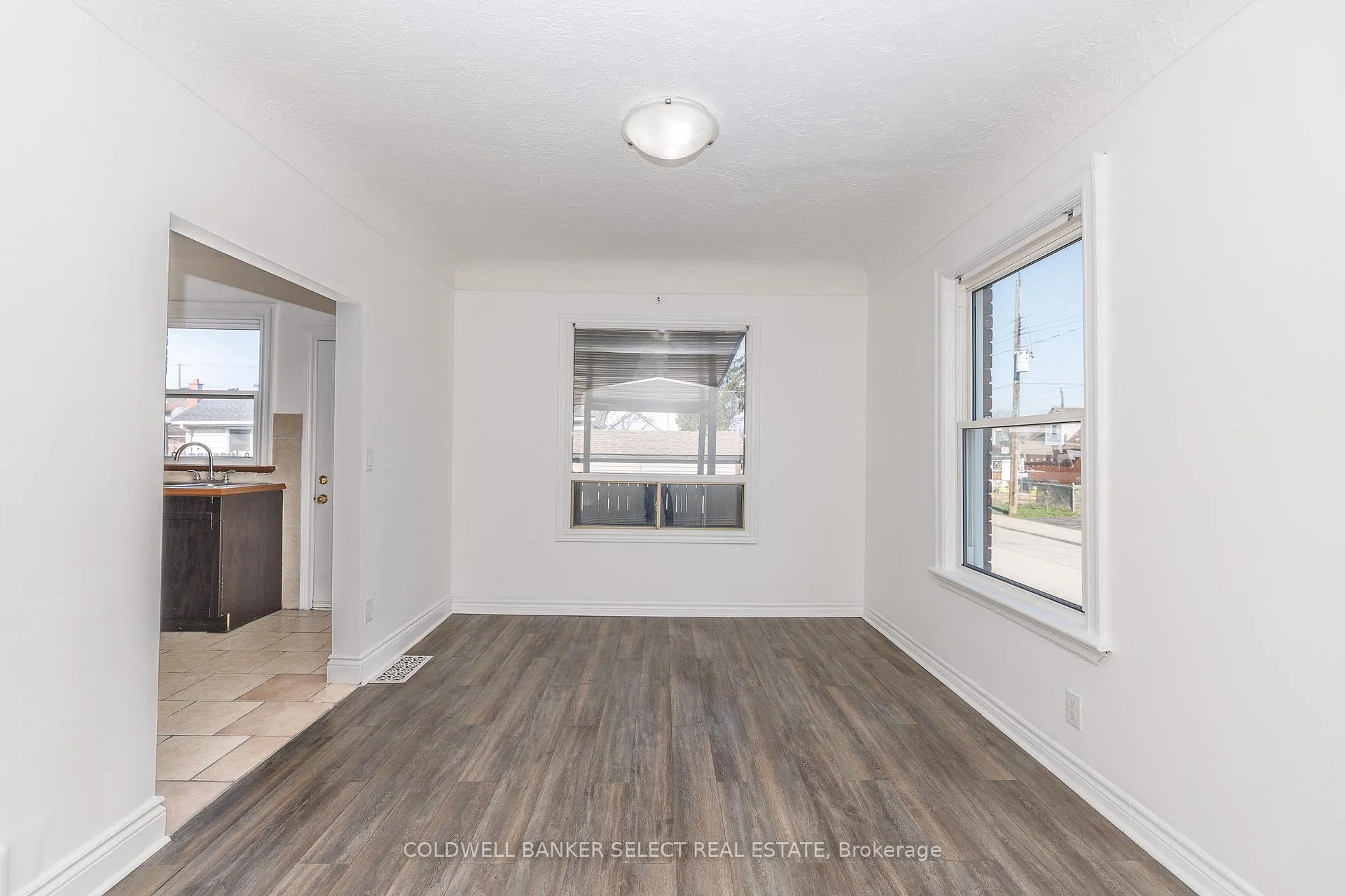 Photo 7 of 55 Frederick Avenue, Hamilton, Crown Point — HOMEH