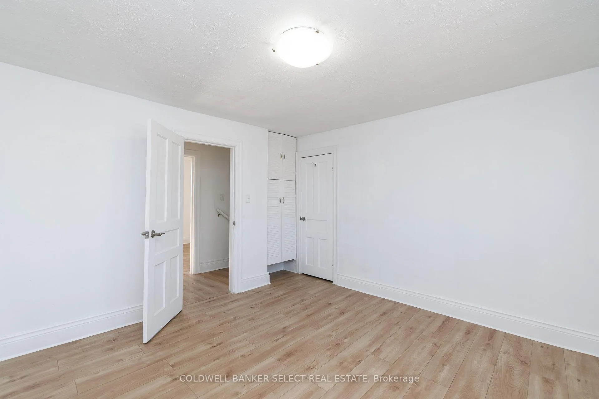 Photo 16 of 55 Frederick Avenue, Hamilton, Crown Point — HOMEH
