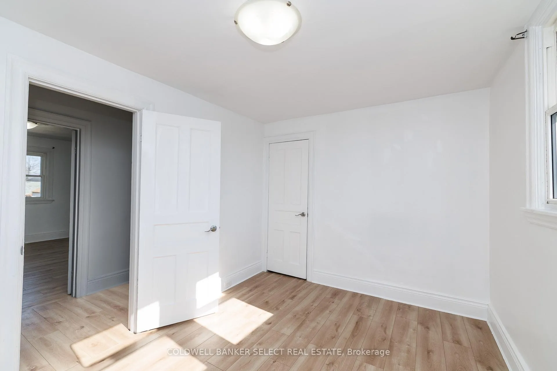 Photo 22 of 55 Frederick Avenue, Hamilton, Crown Point — HOMEH