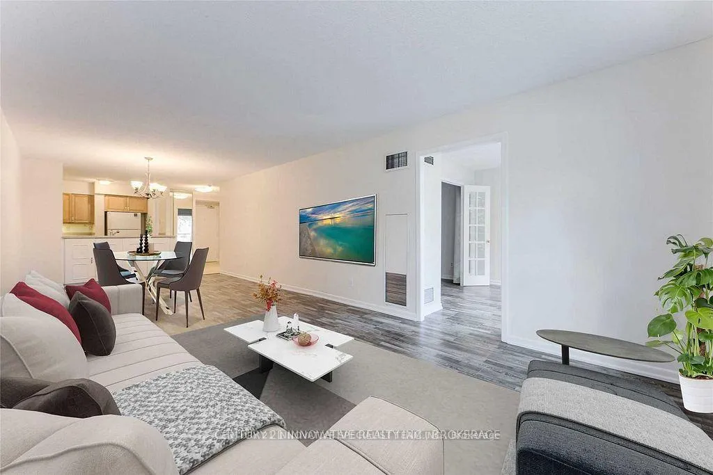 Photo 8 of Unit 215, 95 Prince Arthur Avenue, Toronto, The Annex — HOMEH