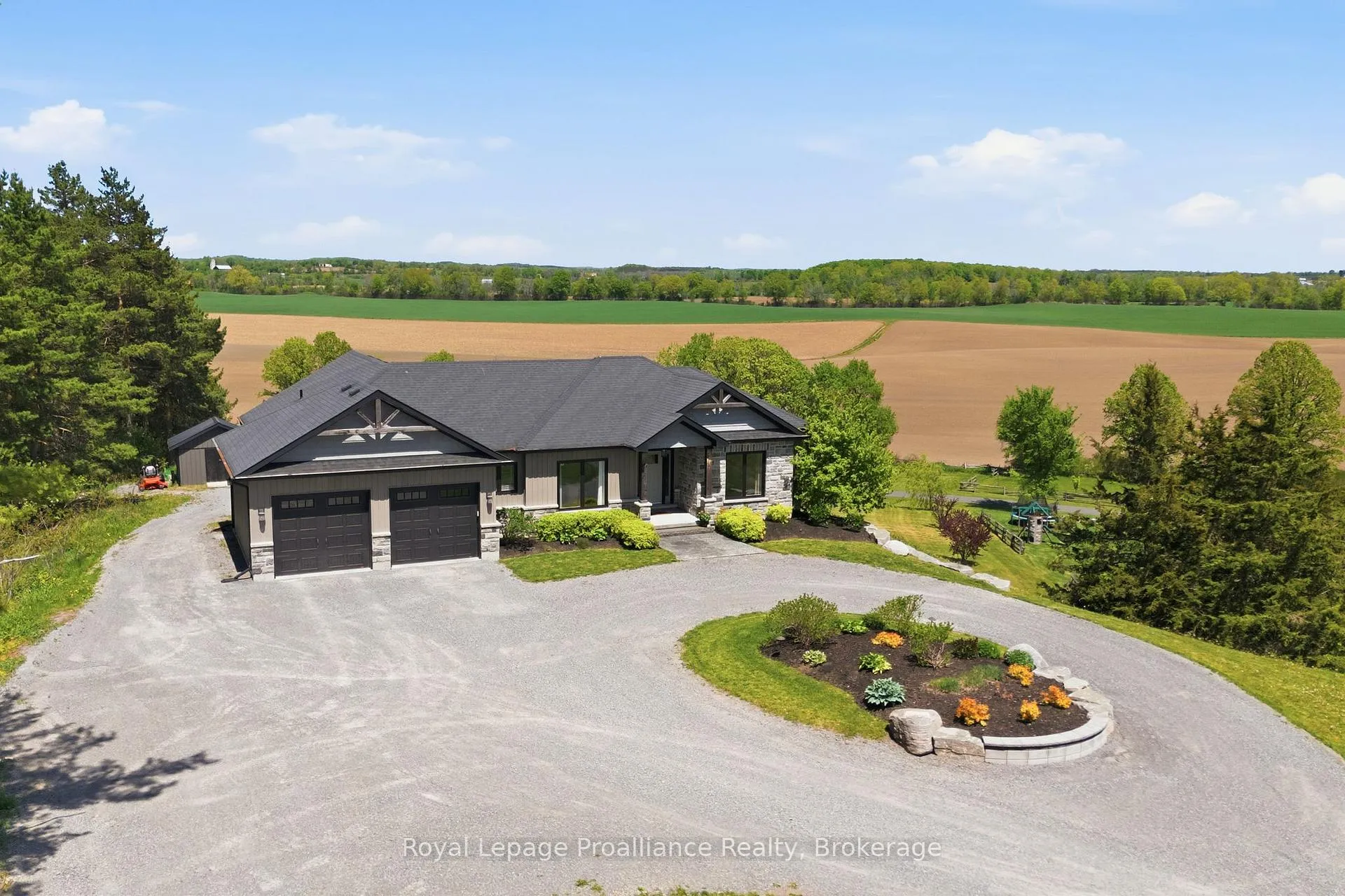 Photo 3 of 137 Windwhisper Drive, Belleville, Thurlow Ward — HOMEH