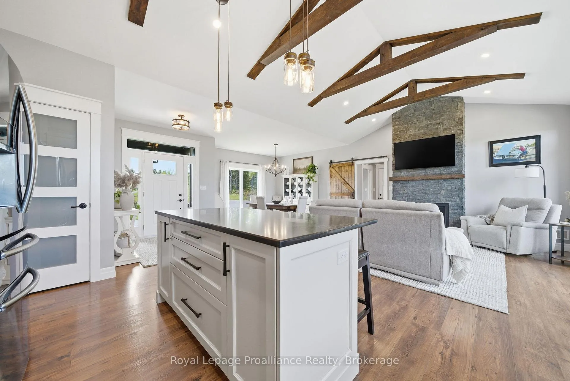 Photo 11 of 137 Windwhisper Drive, Belleville, Thurlow Ward — HOMEH