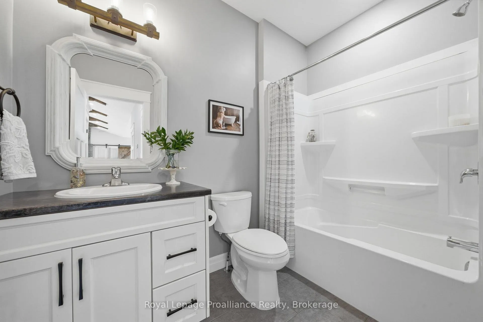 Photo 27 of 137 Windwhisper Drive, Belleville, Thurlow Ward — HOMEH