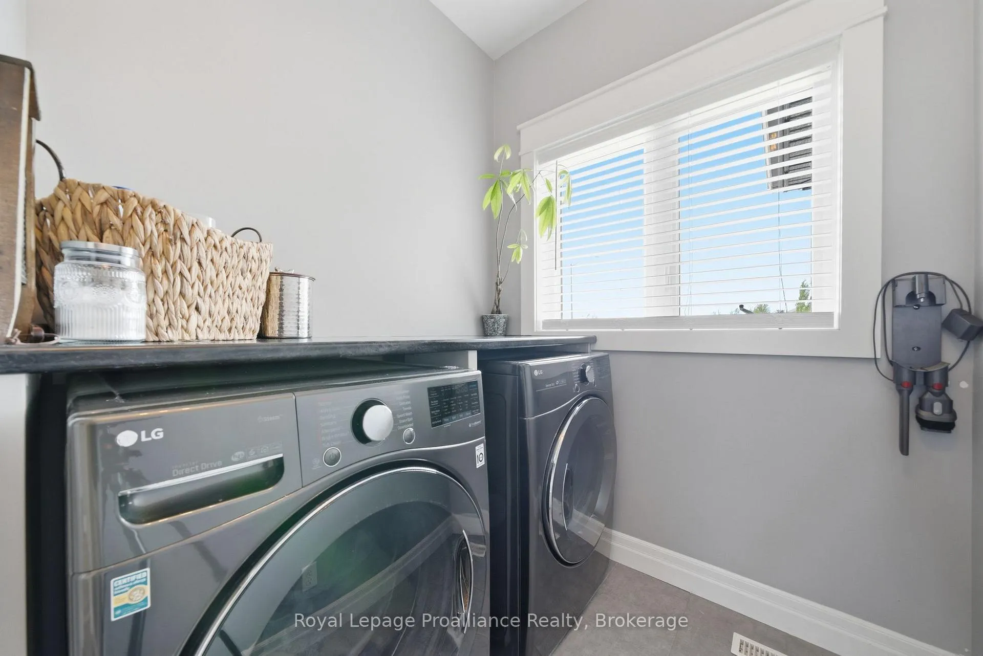 Photo 29 of 137 Windwhisper Drive, Belleville, Thurlow Ward — HOMEH