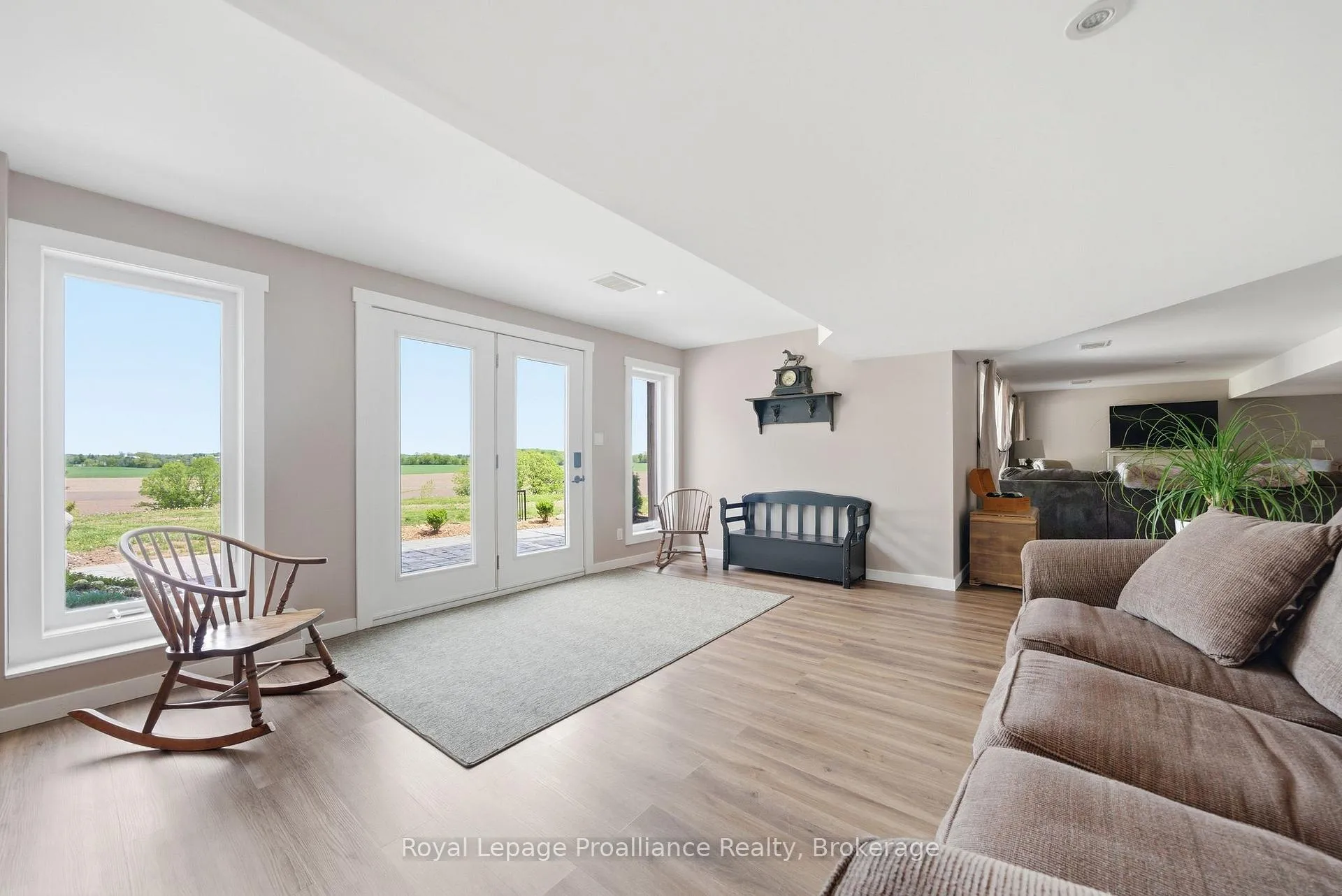 Photo 31 of 137 Windwhisper Drive, Belleville, Thurlow Ward — HOMEH