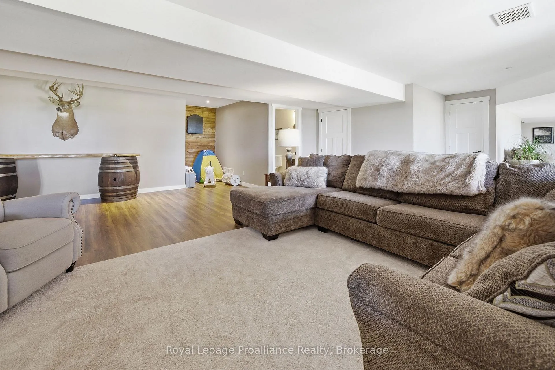 Photo 35 of 137 Windwhisper Drive, Belleville, Thurlow Ward — HOMEH