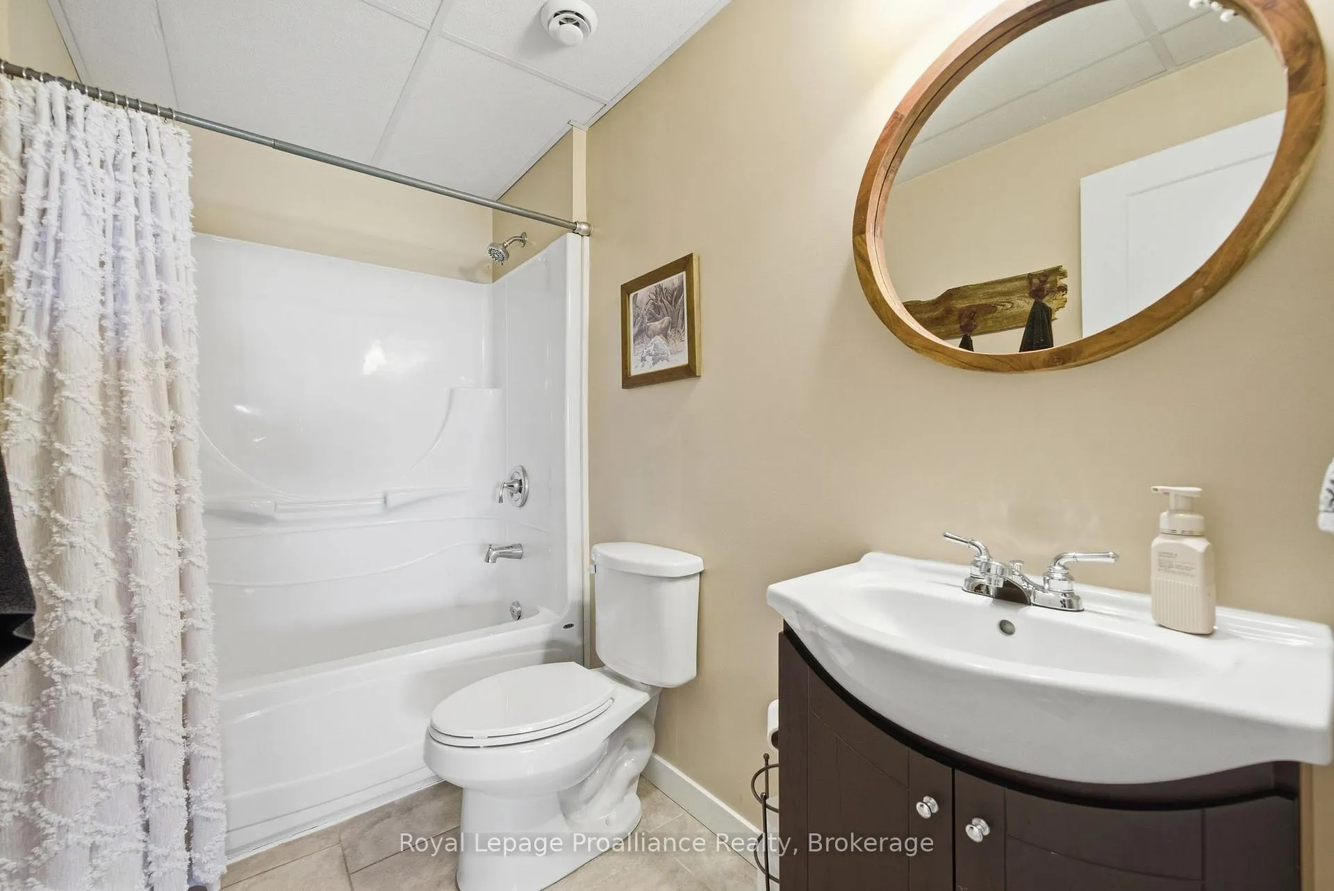 Photo 37 of 137 Windwhisper Drive, Belleville, Thurlow Ward — HOMEH