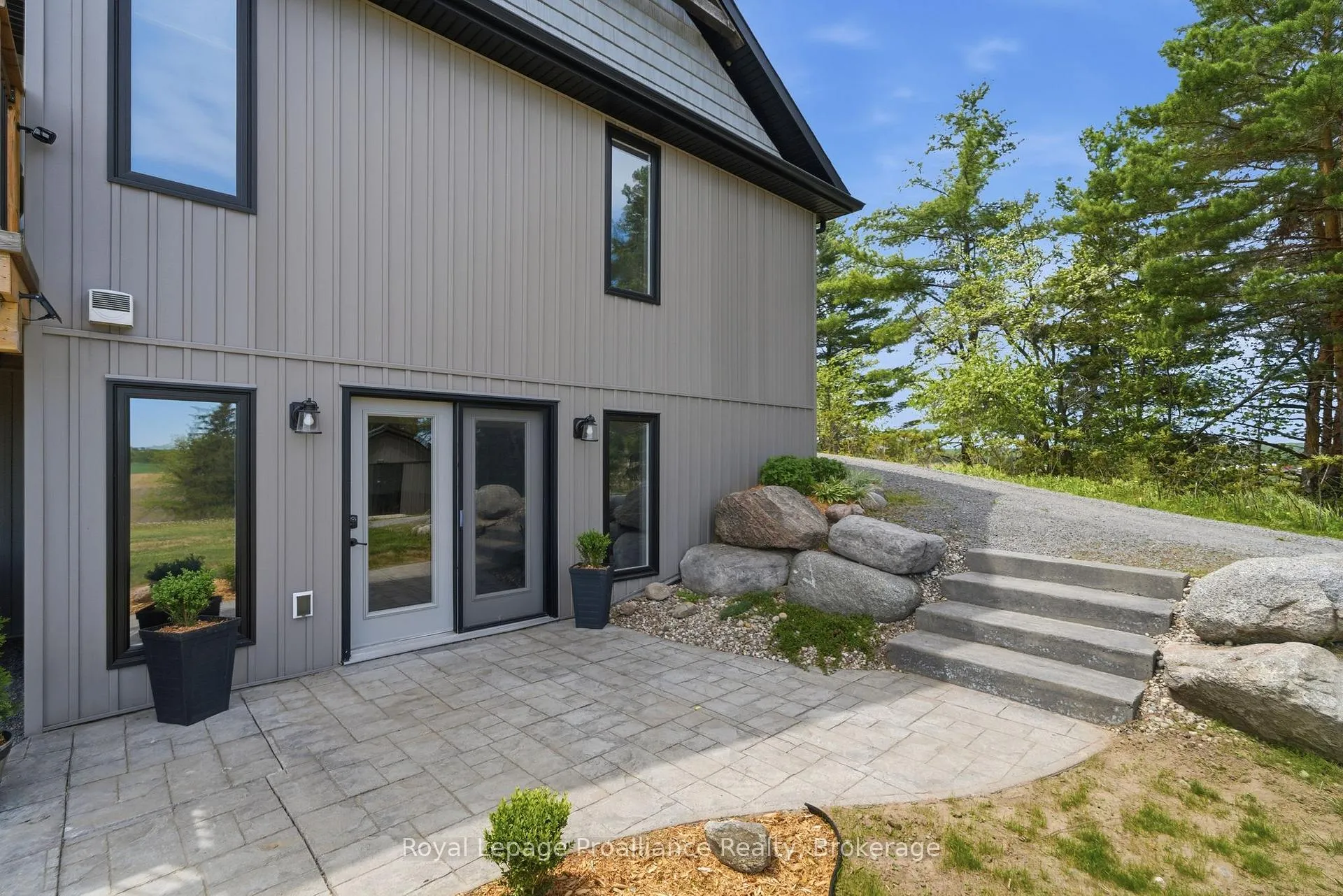 Photo 39 of 137 Windwhisper Drive, Belleville, Thurlow Ward — HOMEH