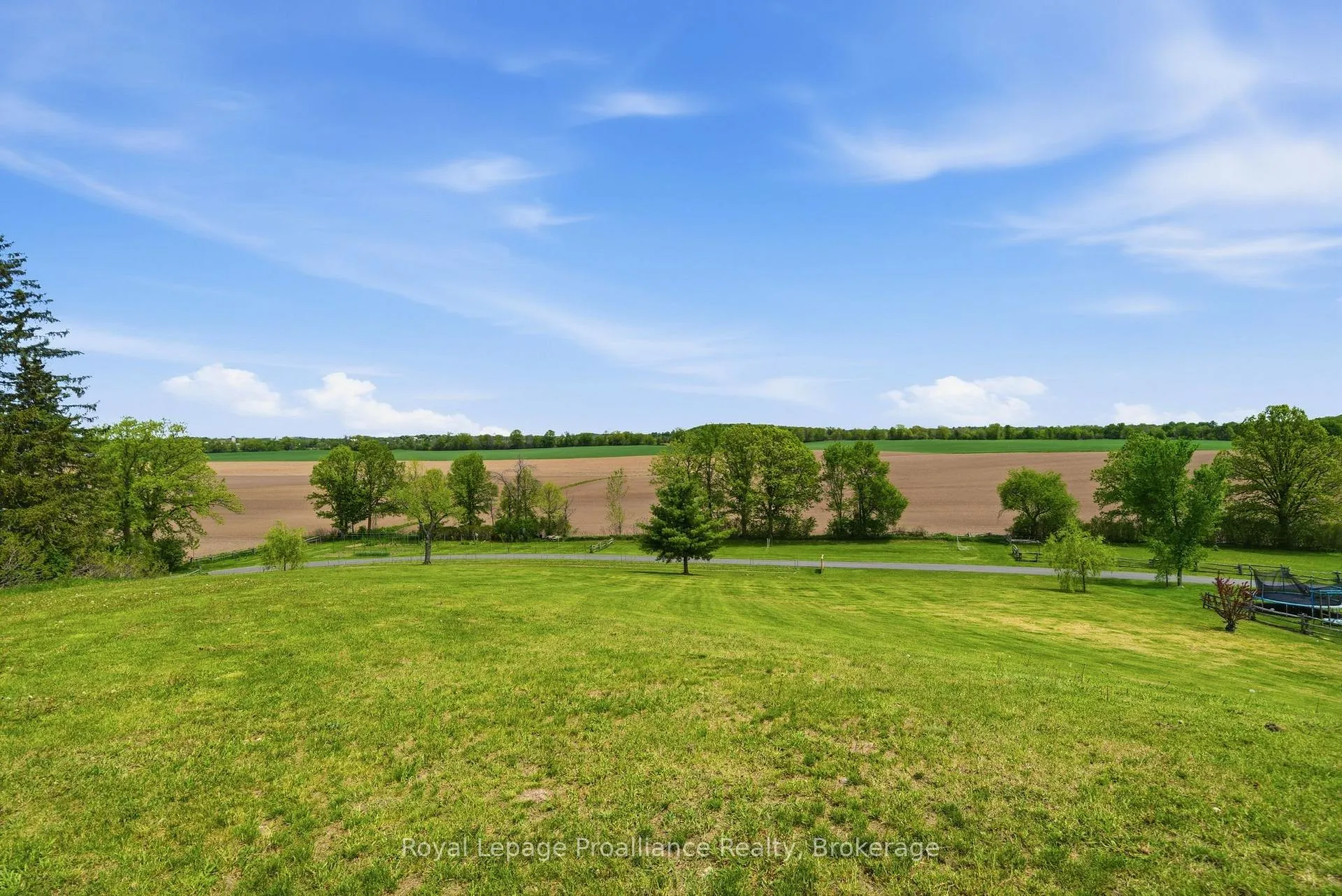 Photo 45 of 137 Windwhisper Drive, Belleville, Thurlow Ward — HOMEH