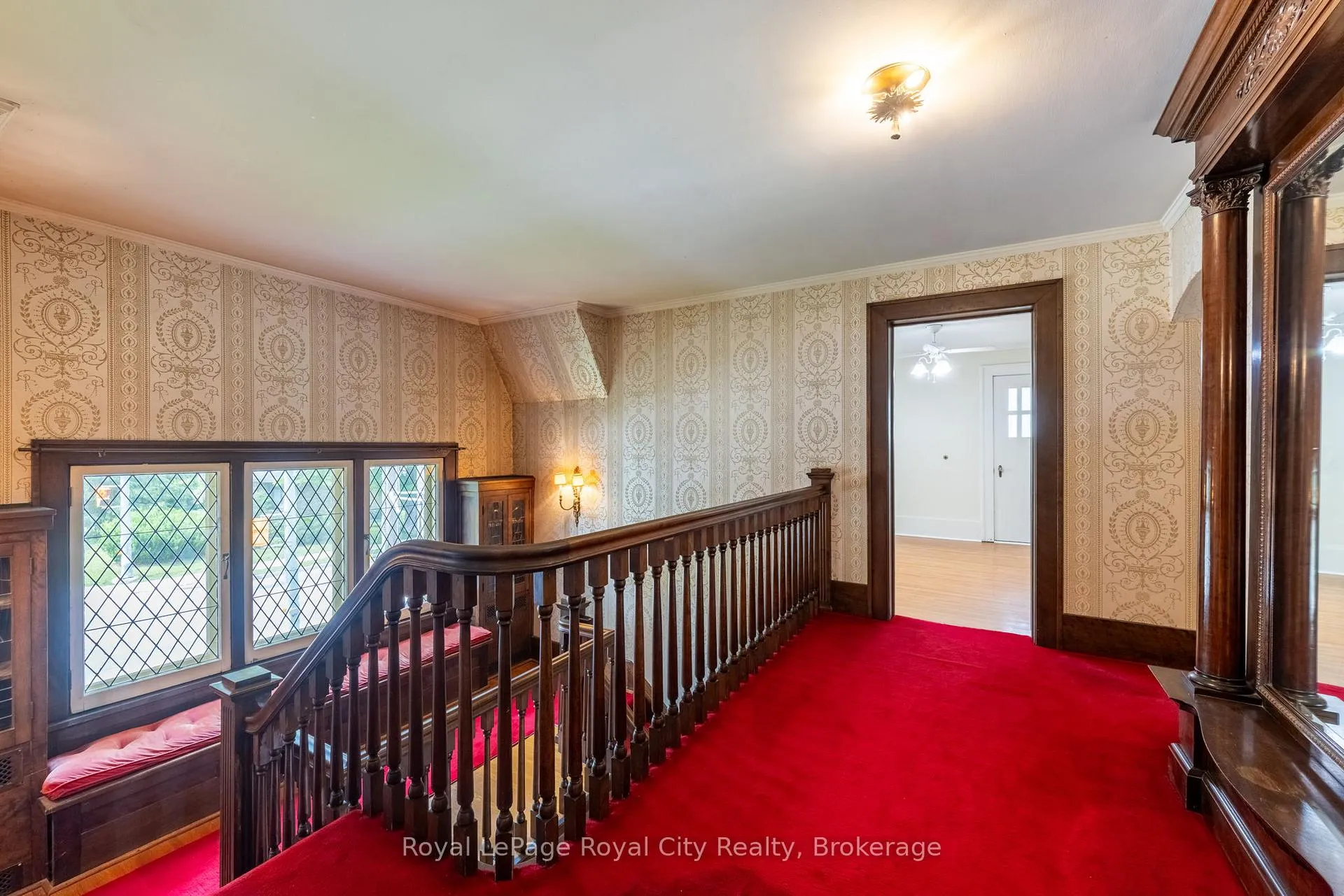 Photo 11 of 76 London Road W, Guelph, Exhibition Park — HOMEH