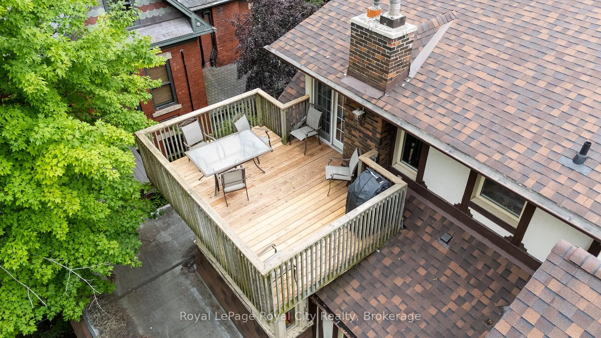 Photo 35 of 76 London Road W, Guelph, Exhibition Park — HOMEH