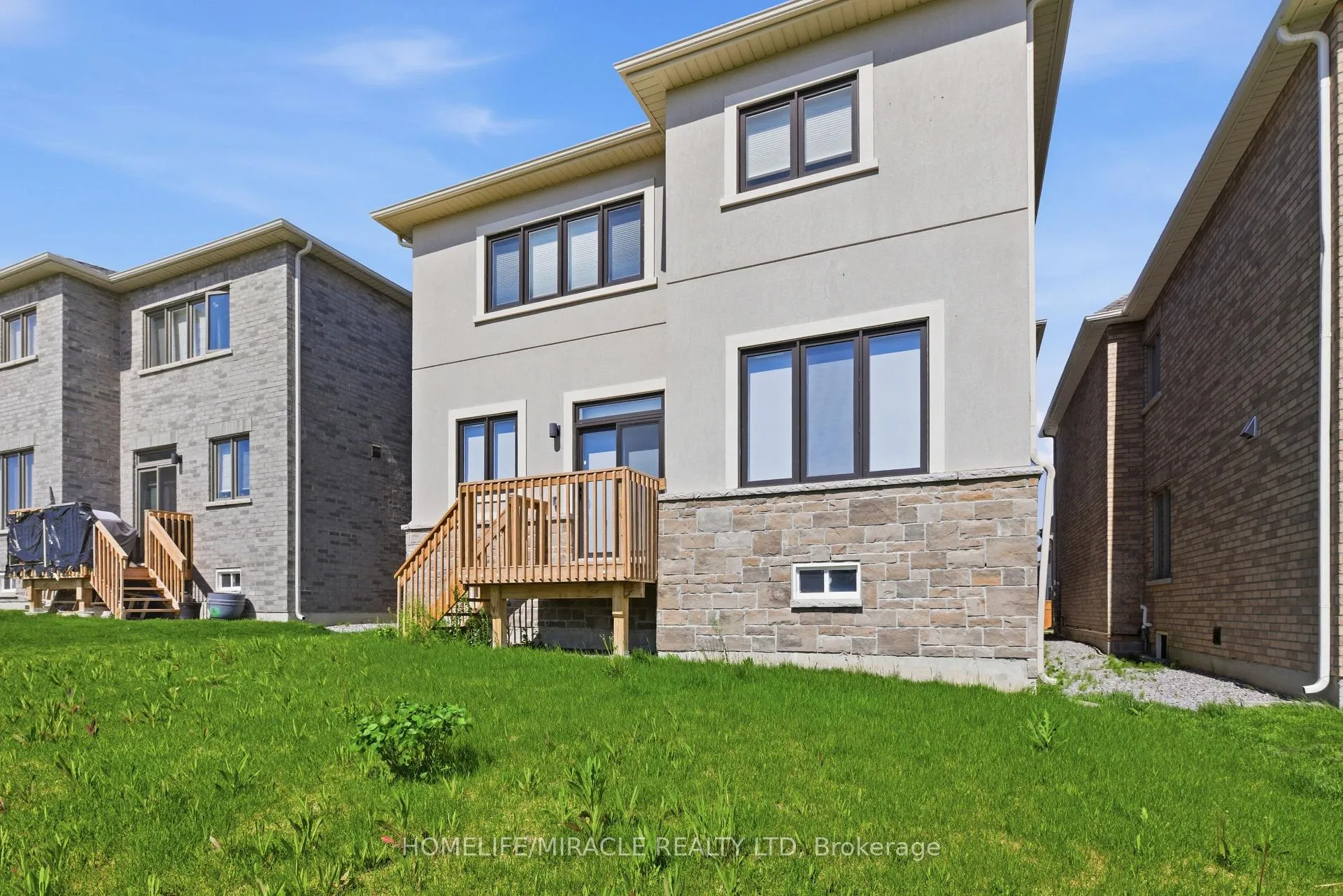 Photo 3 of 86 Belmont Drive, Clarington, Newcastle — HOMEH