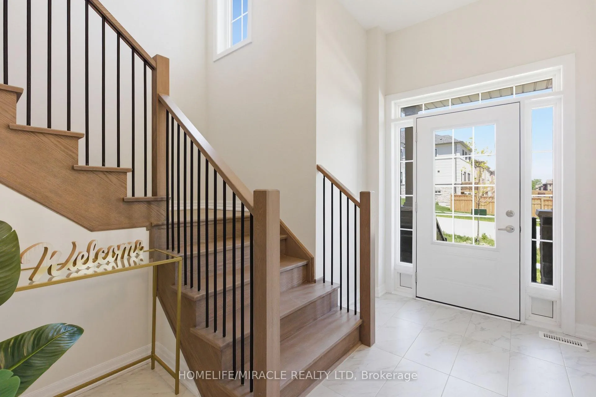 Photo 4 of 86 Belmont Drive, Clarington, Newcastle — HOMEH
