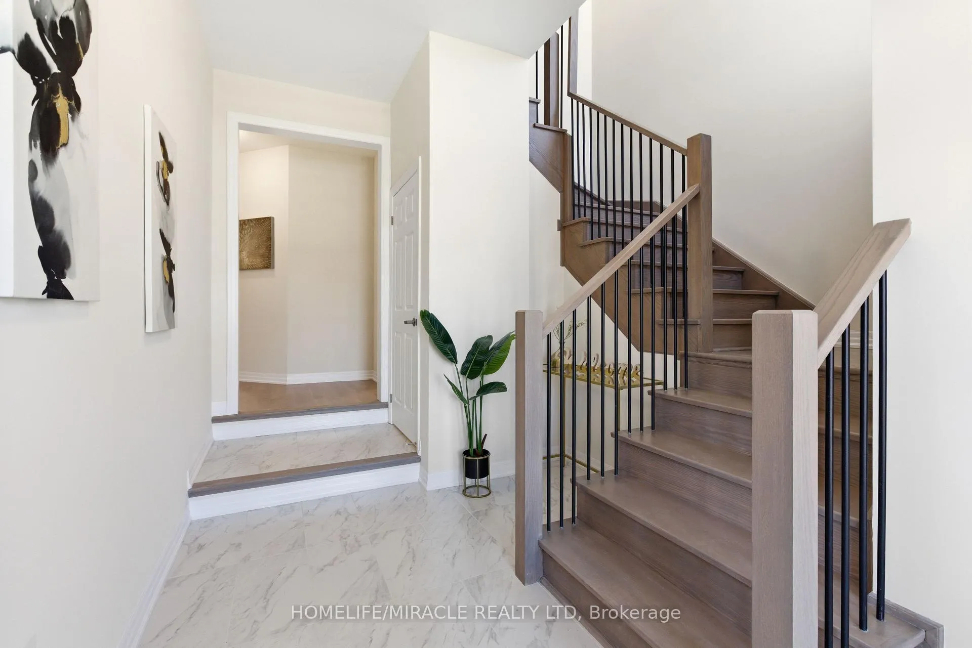 Photo 5 of 86 Belmont Drive, Clarington, Newcastle — HOMEH