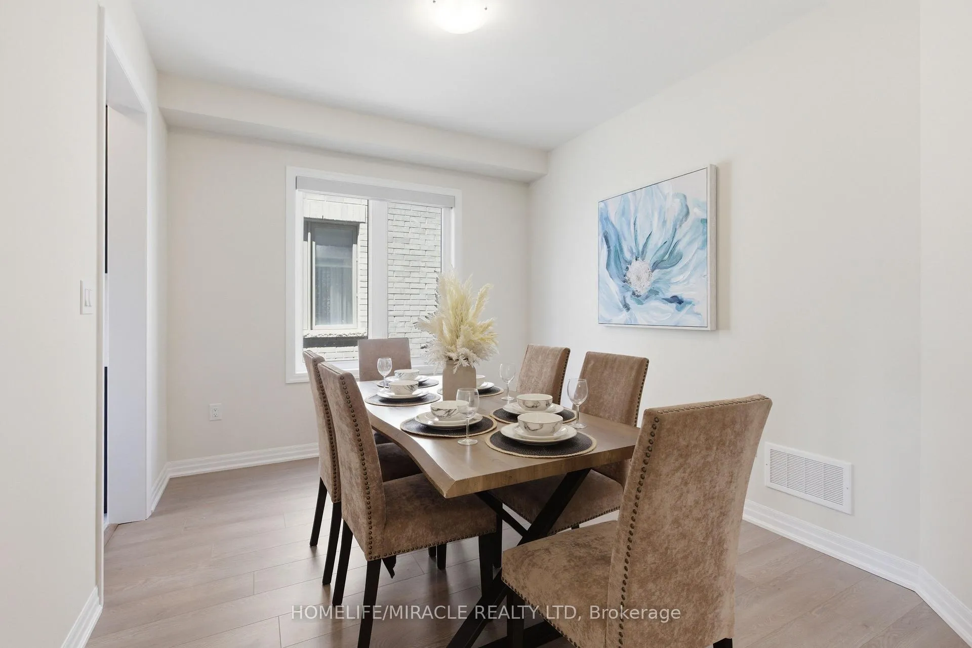 Photo 6 of 86 Belmont Drive, Clarington, Newcastle — HOMEH