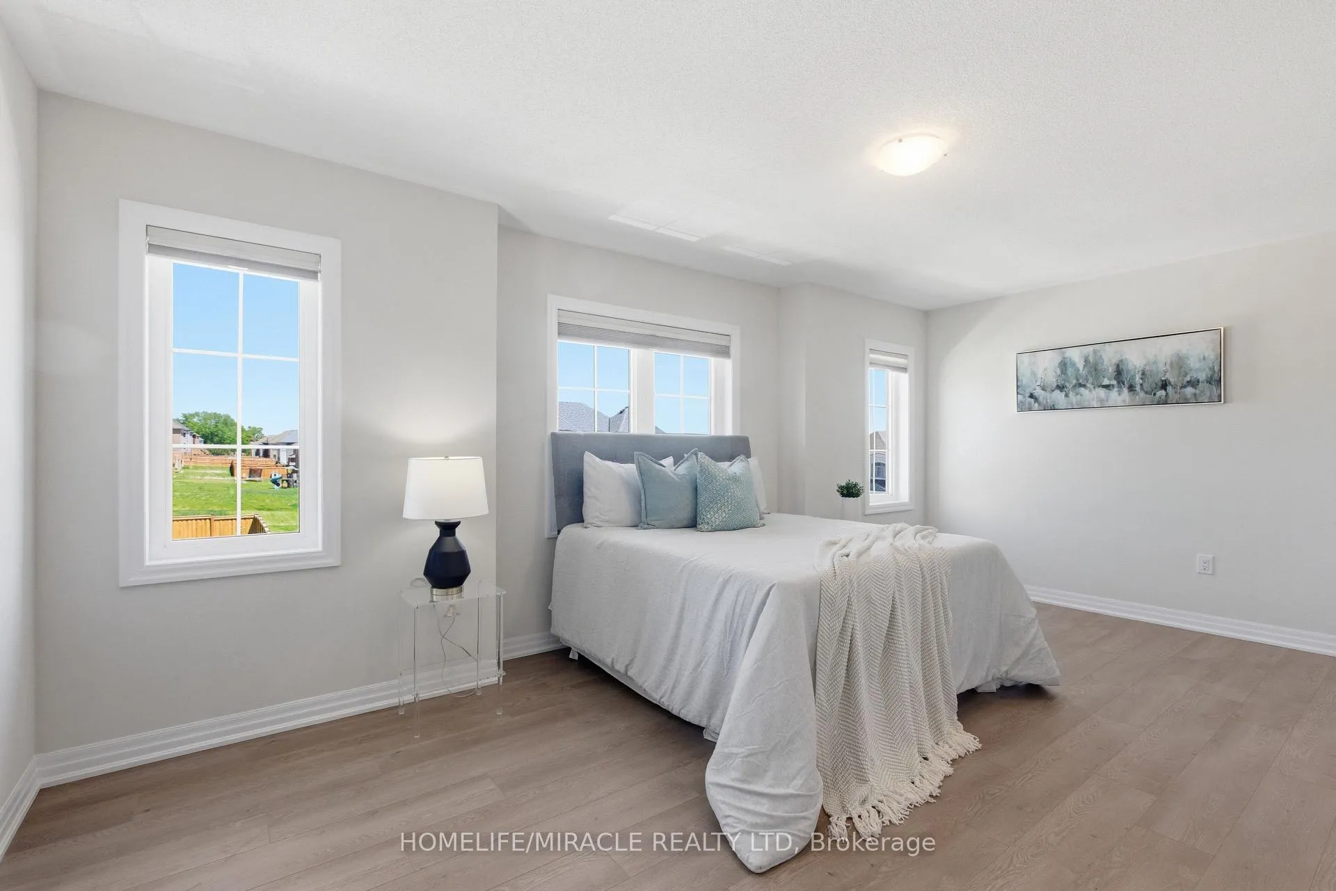 Photo 13 of 86 Belmont Drive, Clarington, Newcastle — HOMEH