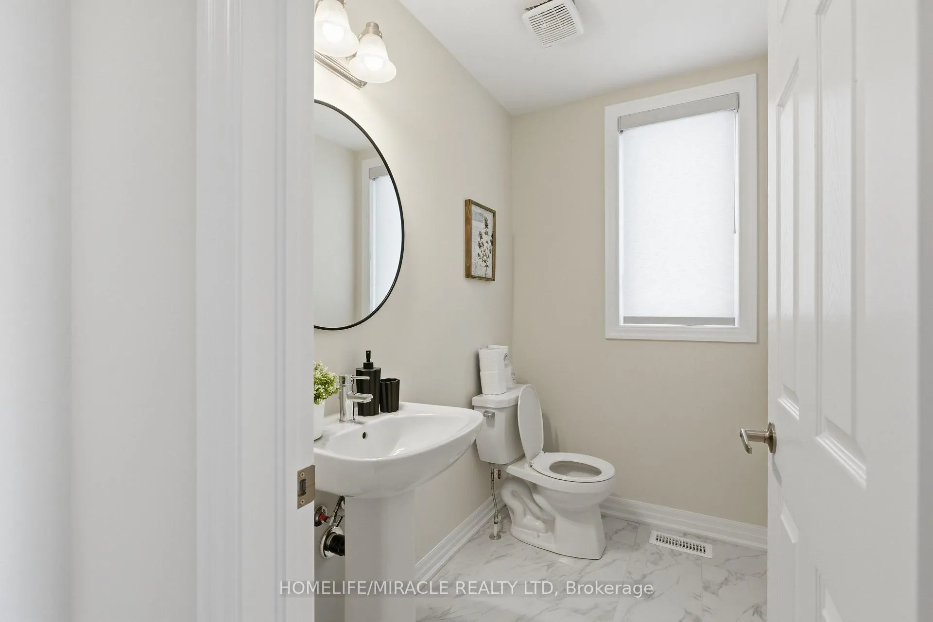 Photo 15 of 86 Belmont Drive, Clarington, Newcastle — HOMEH