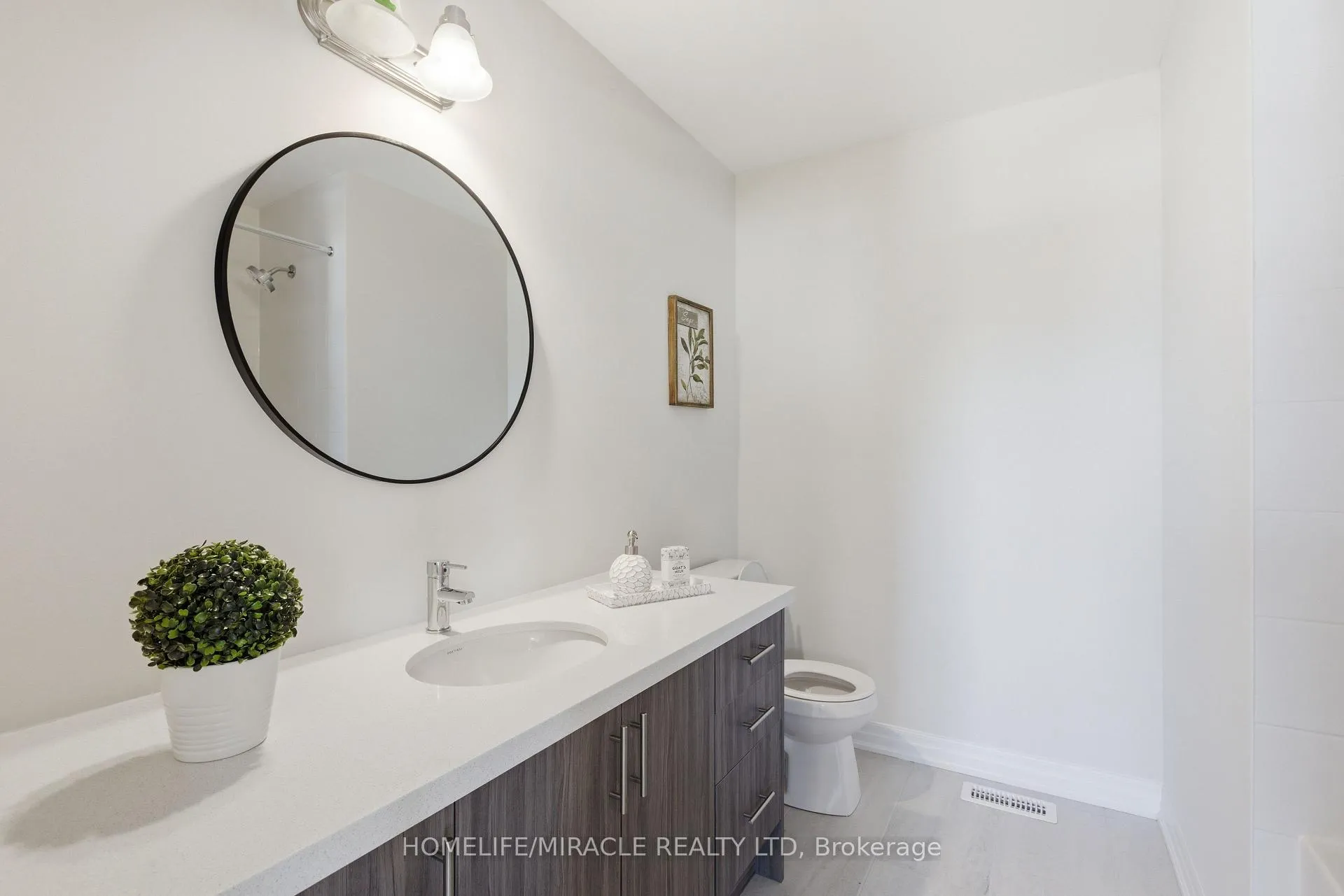 Photo 16 of 86 Belmont Drive, Clarington, Newcastle — HOMEH